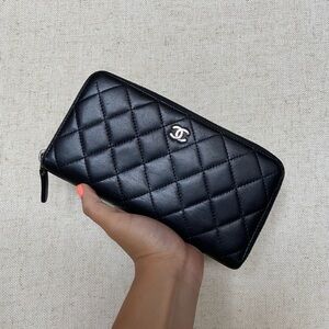 Chanel Black Quilted Zippy Wallet